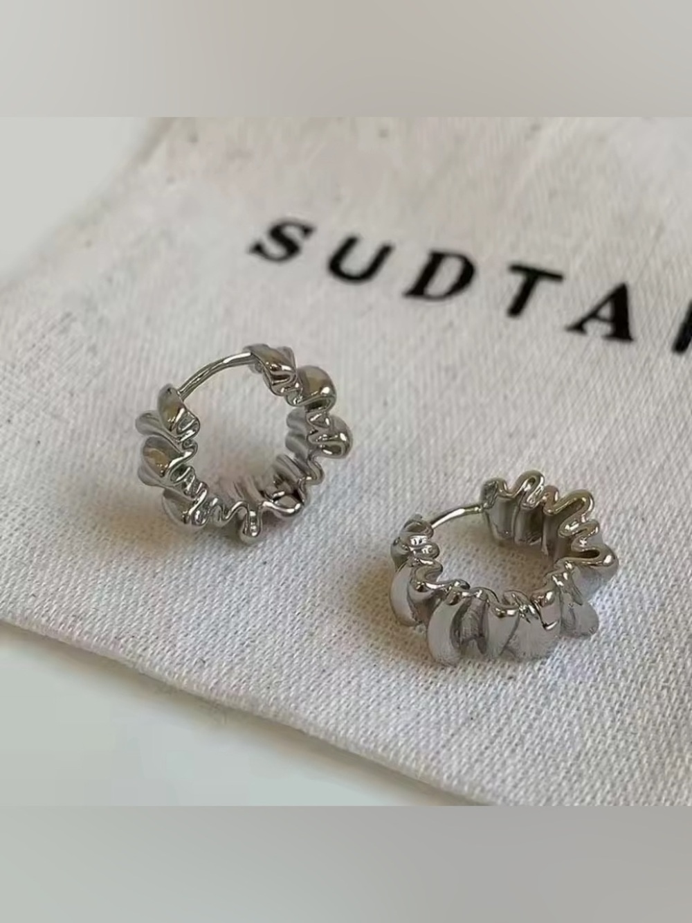 Vintage Geometric Irregular Wavy Silver Round Earrings